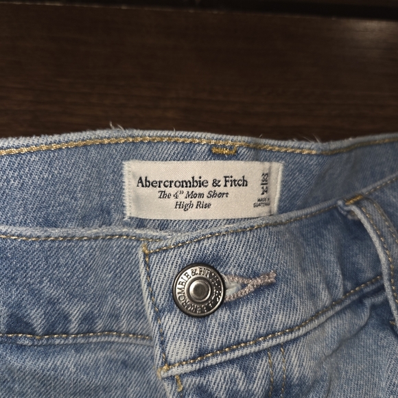 2 Abercrombie & Fitch Shorts - Picture 2 of 6